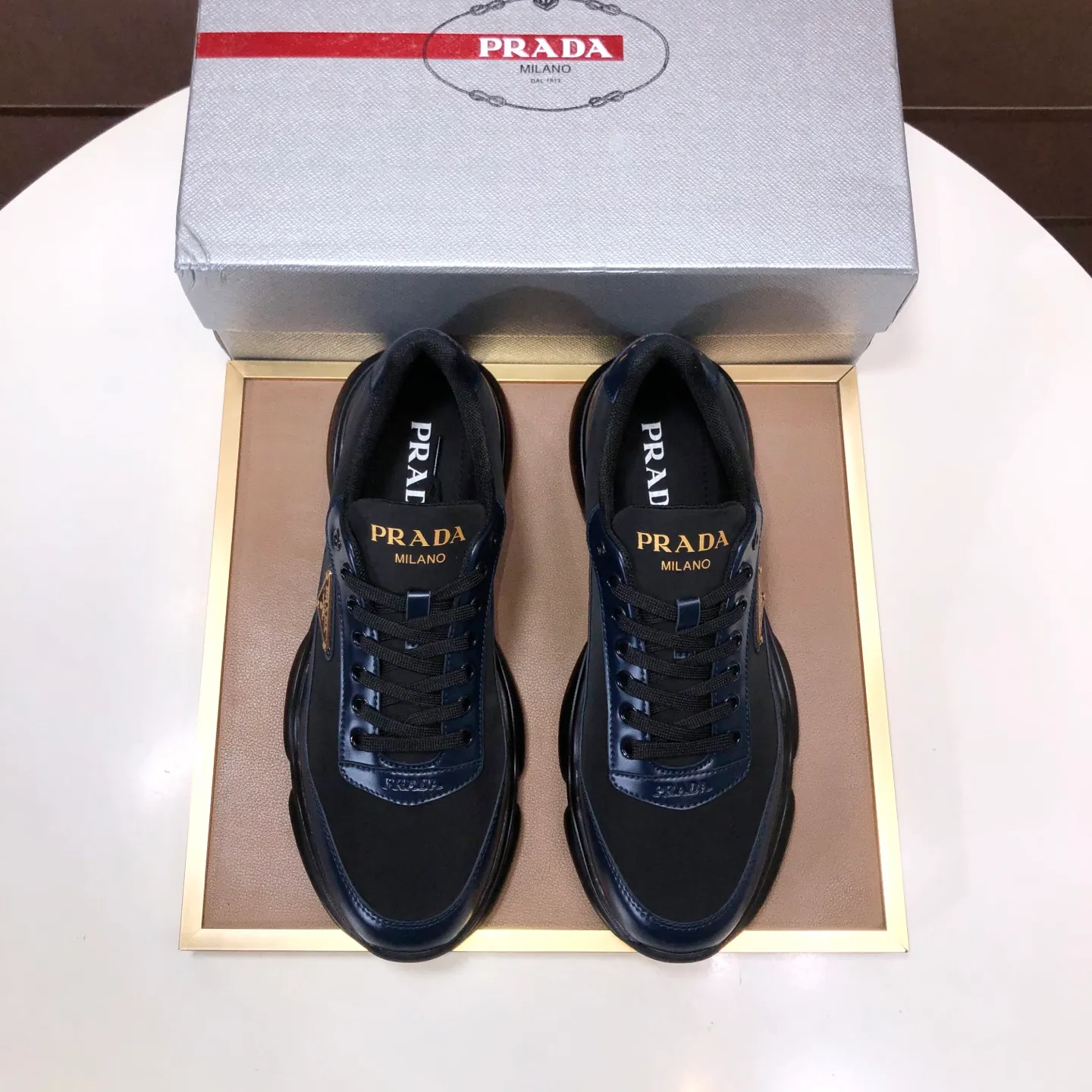 Men's shoes 💰700💰[PRADA] Men's shoes counter hot sale, official website synchronization, 👑Top version ✔️Original cowhide upper + cowhide lining, 1🆚1 replica, original original sole [black/blue/brown 3 colors] 🎯 Material: cowhide surface 🎯 Inner lining: cowhide 🎯 Sole: original molded outsole 🎯 size: Male 38-45 (45 is custom-made and cannot be returned or exchanged)